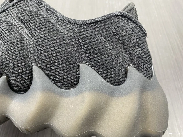 YEEZY ADIDAS H68032 400 1104